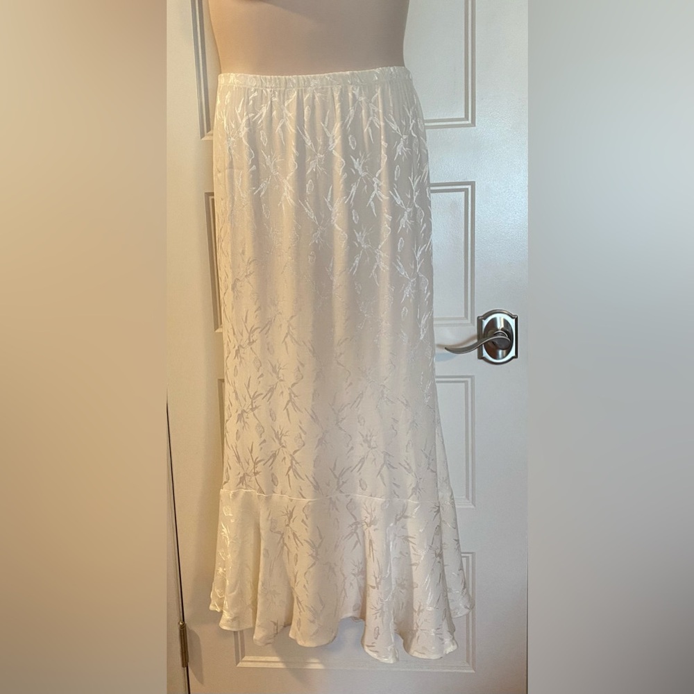 Elegant Cream Midi Skirt